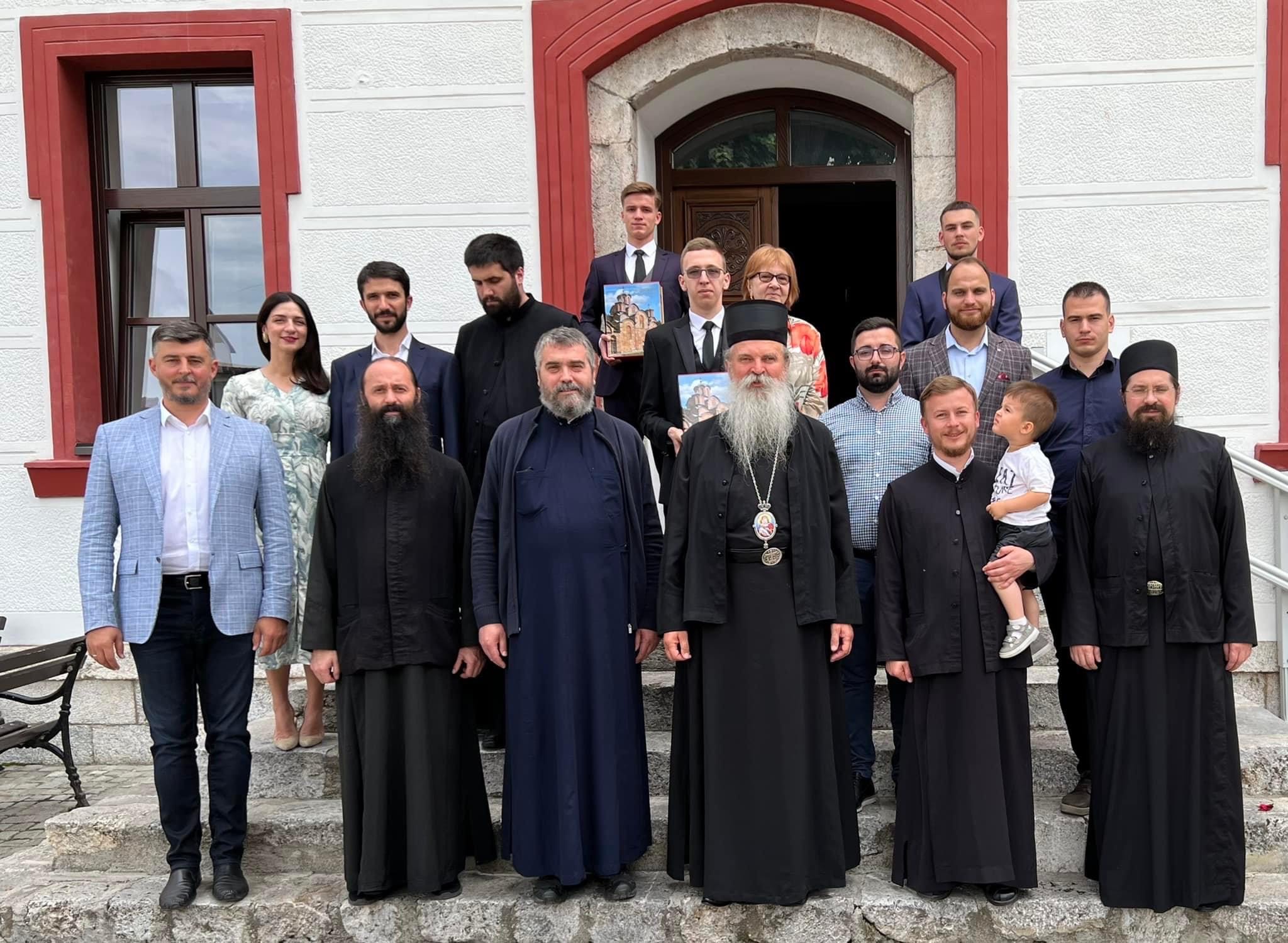 Седма генерација матураната обновљене Богословије у Призрену